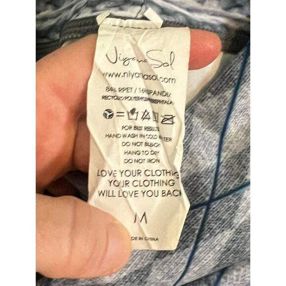 Niyama Sol capris dark blue and white patterned size medium - Picture 3 of 4